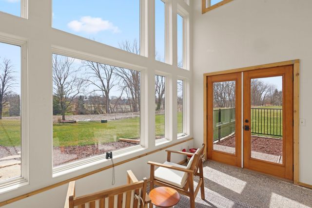 9134 Fox Run Circle, Eden Prairie, MN 55347