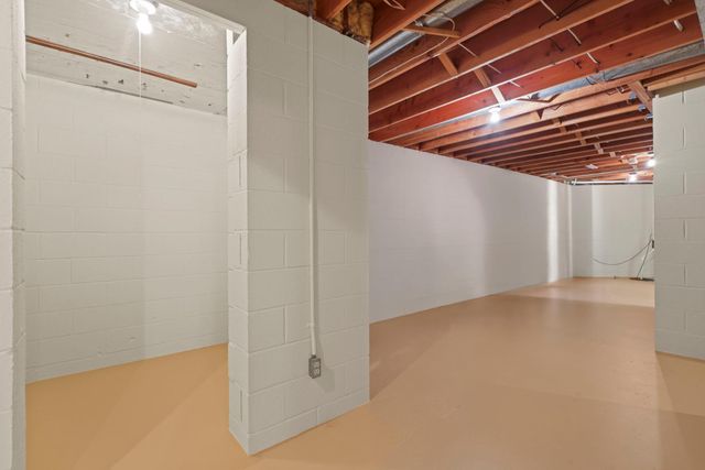 9134 Fox Run Circle, Eden Prairie, MN 55347