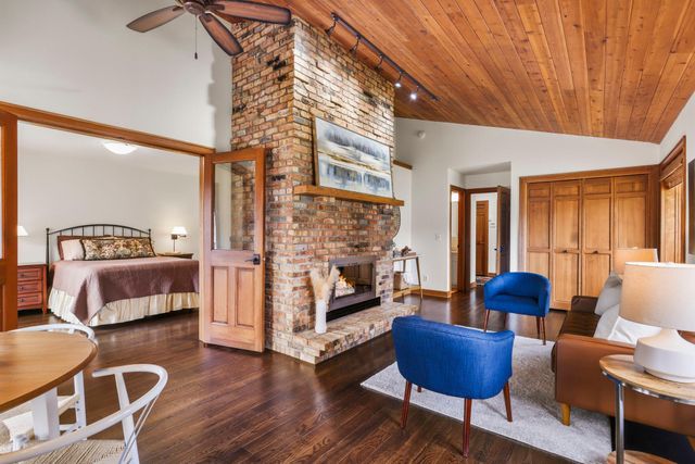 9134 Fox Run Circle, Eden Prairie, MN 55347