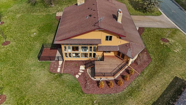 9134 Fox Run Circle, Eden Prairie, MN 55347