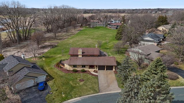 9134 Fox Run Circle, Eden Prairie, MN 55347