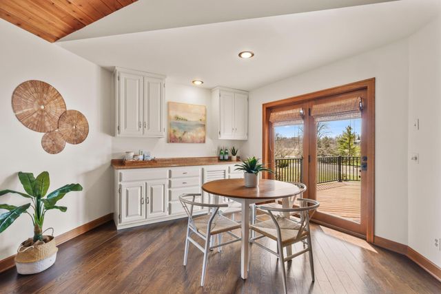 9134 Fox Run Circle, Eden Prairie, MN 55347