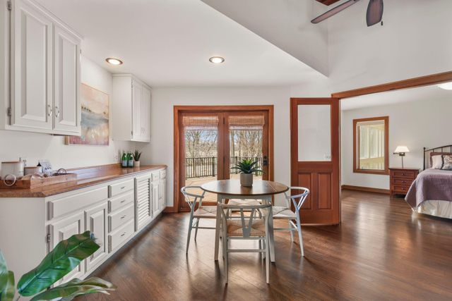 9134 Fox Run Circle, Eden Prairie, MN 55347