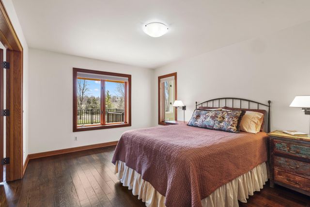 9134 Fox Run Circle, Eden Prairie, MN 55347