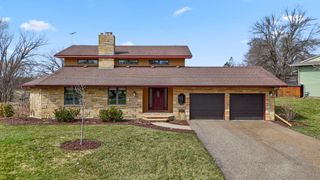 9134 Fox Run Circle, Eden Prairie, MN 55347