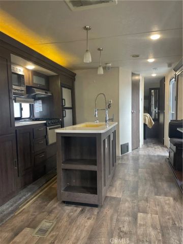 795 47, Los Angeles, CA 90011
