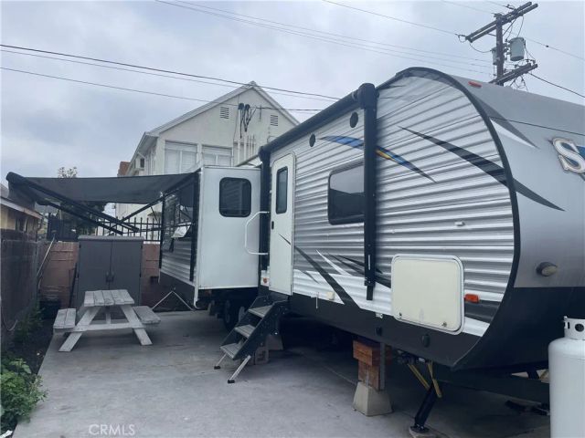 795 47, Los Angeles, CA 90011