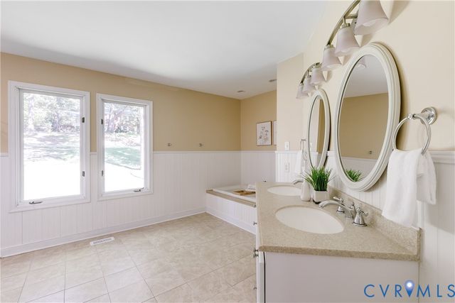 4242 Cheyenne Rd, Richmond, VA 23235