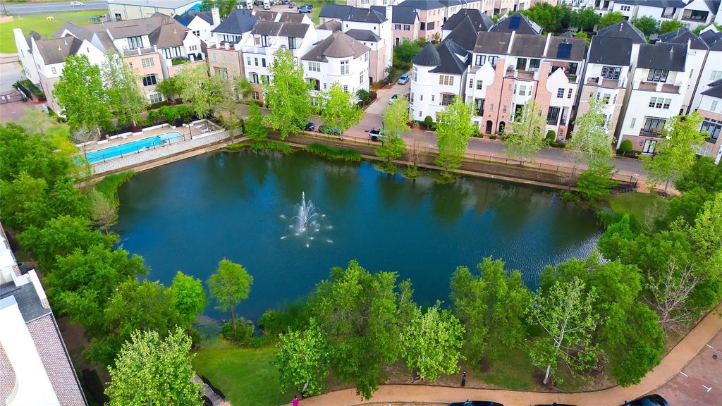 2029 Fannin Station N, Houston, TX 77045