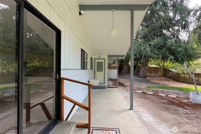 370 Dungeness Meadows, Sequim, WA 98382