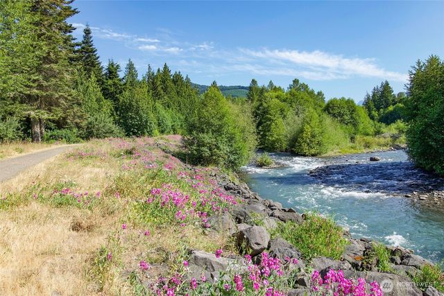 370 Dungeness Meadows, Sequim, WA 98382