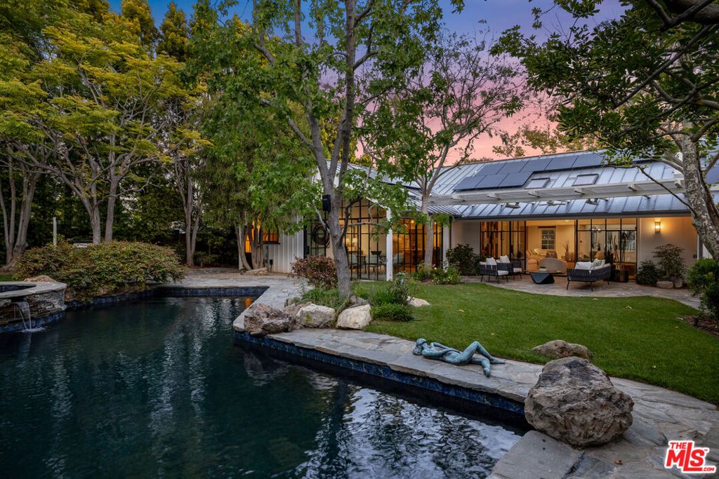 13627 W Sunset Boulevard, Pacific Palisades, CA 90272 — exterior
