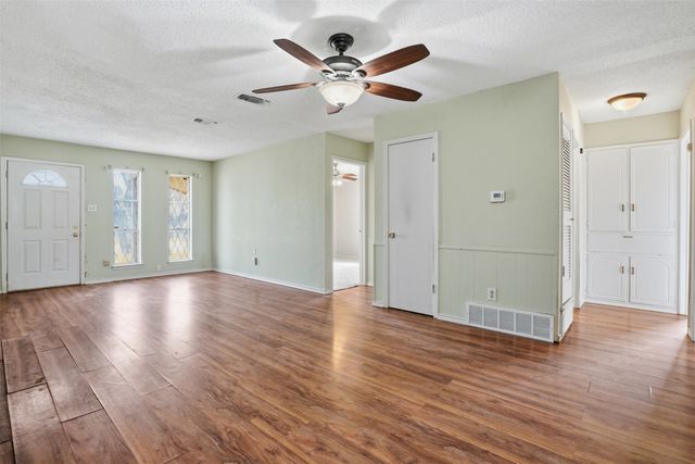 405 Marion Lane, Burleson, TX 76028