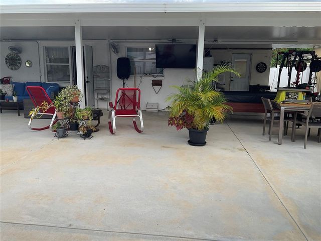 3305 W AILEEN STREET, Tampa, FL 33607