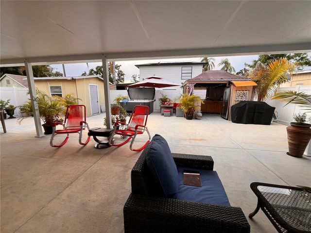 3305 W AILEEN STREET, Tampa, FL 33607