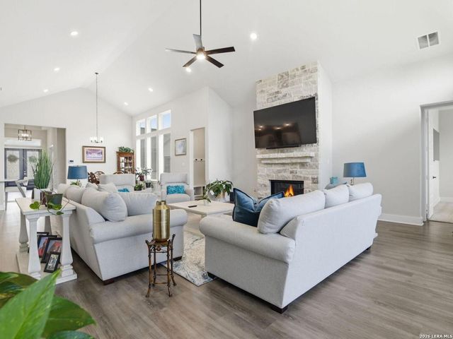 199 POE PKWY, Castroville, TX 78009