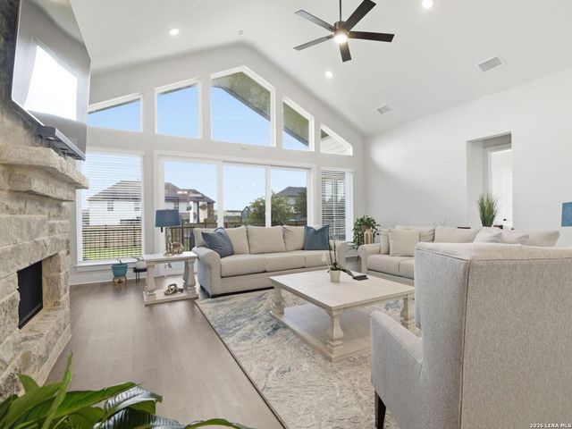 199 POE PKWY, Castroville, TX 78009