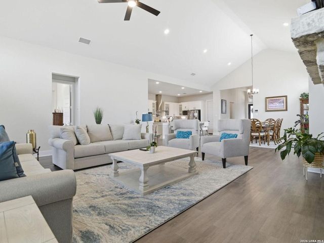 199 POE PKWY, Castroville, TX 78009