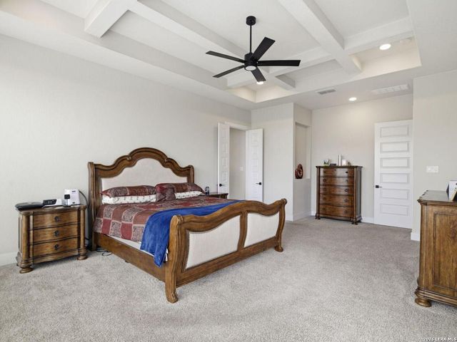 199 POE PKWY, Castroville, TX 78009
