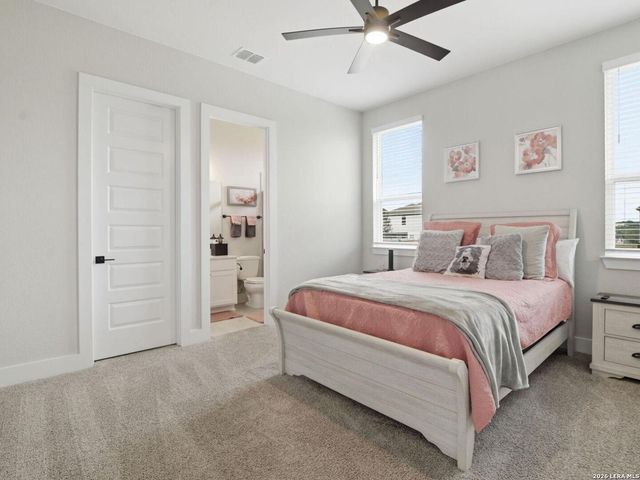 199 POE PKWY, Castroville, TX 78009