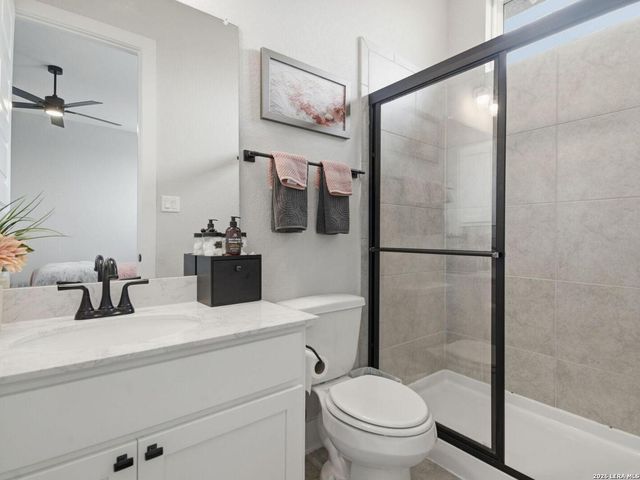 199 POE PKWY, Castroville, TX 78009
