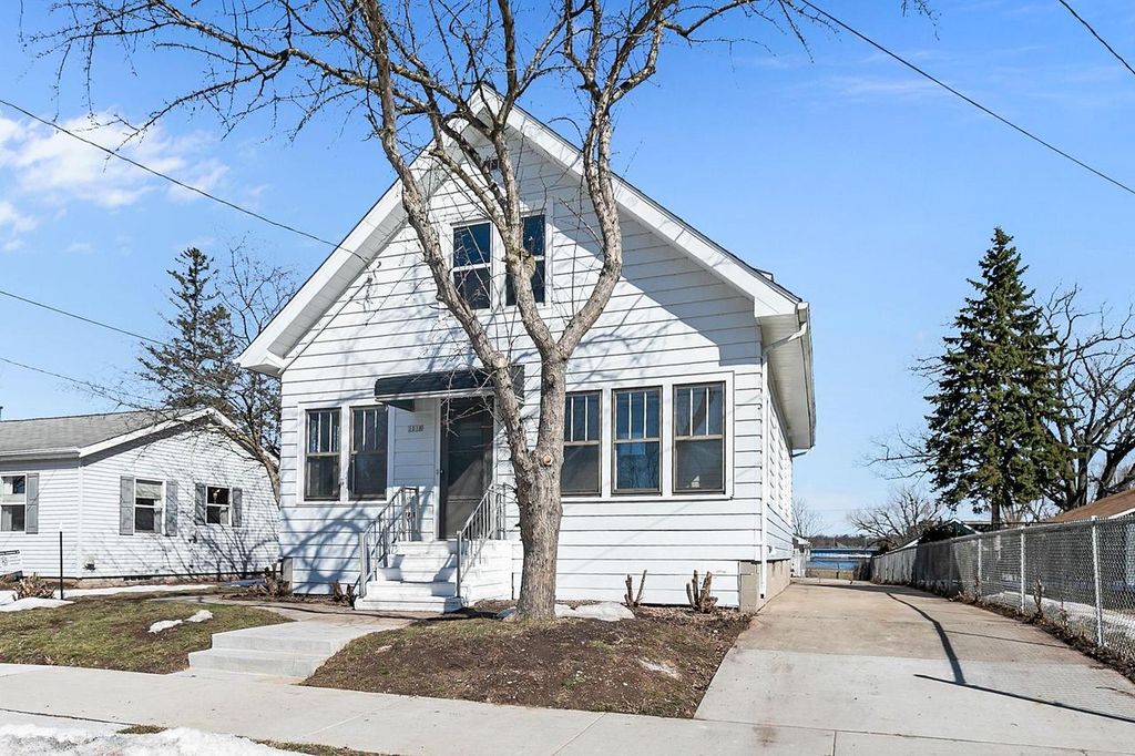 1018 ARTHUR AVENUE, Oshkosh, WI 54902