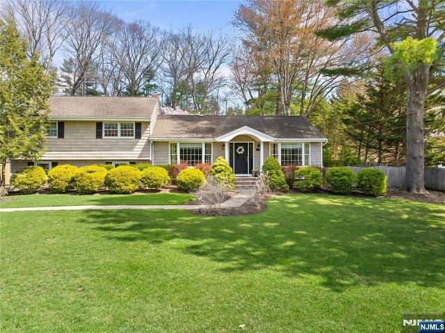 548 Rivervale Road, River Vale, NJ 07675