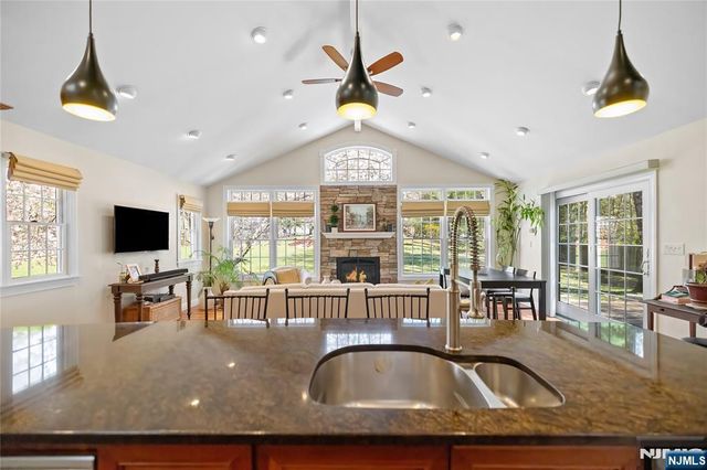 548 Rivervale Road, River Vale, NJ 07675
