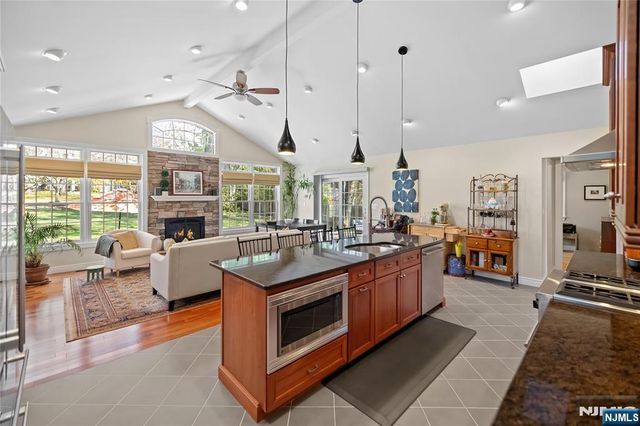 548 Rivervale Road, River Vale, NJ 07675