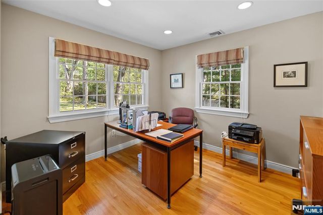 548 Rivervale Road, River Vale, NJ 07675