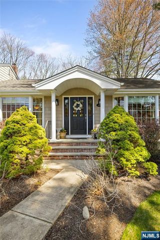 548 Rivervale Road, River Vale, NJ 07675