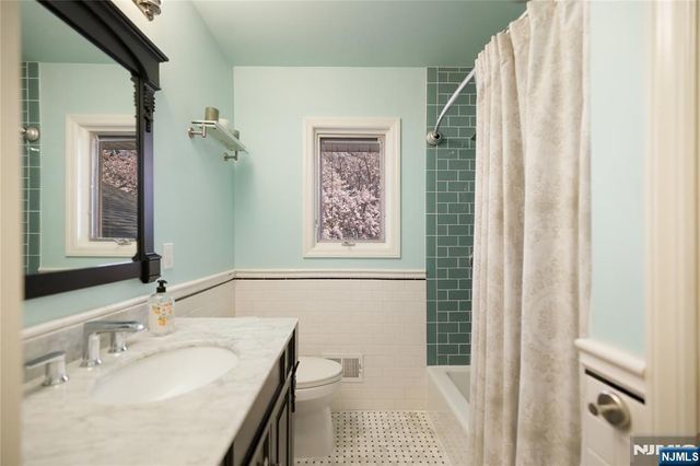 548 Rivervale Road, River Vale, NJ 07675