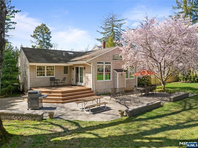 548 Rivervale Road, River Vale, NJ 07675