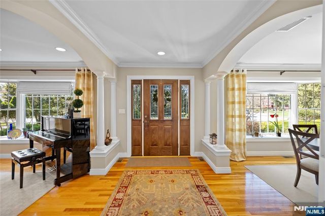 548 Rivervale Road, River Vale, NJ 07675