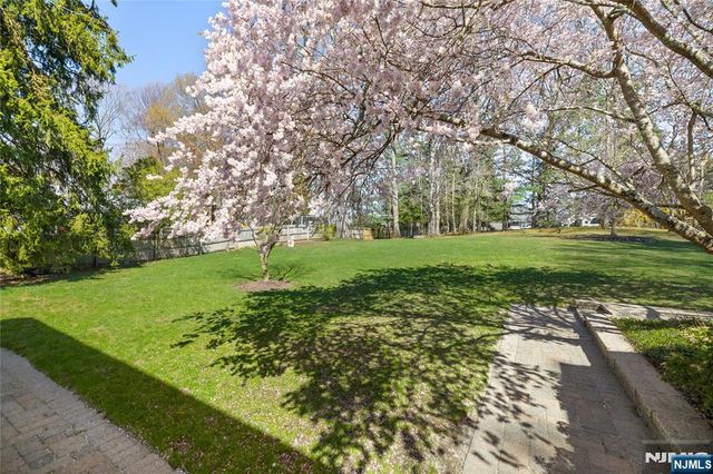548 Rivervale Road, River Vale, NJ 07675