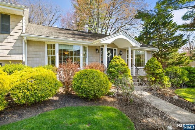 548 Rivervale Road, River Vale, NJ 07675
