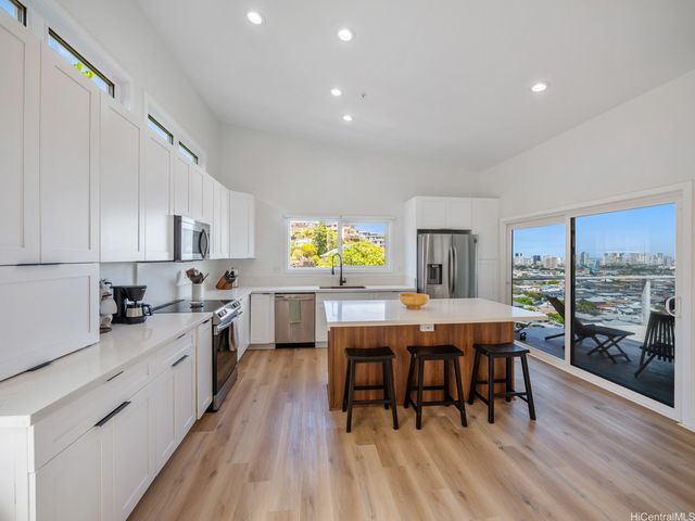 3616 Sierra Drive, Honolulu, HI 96816