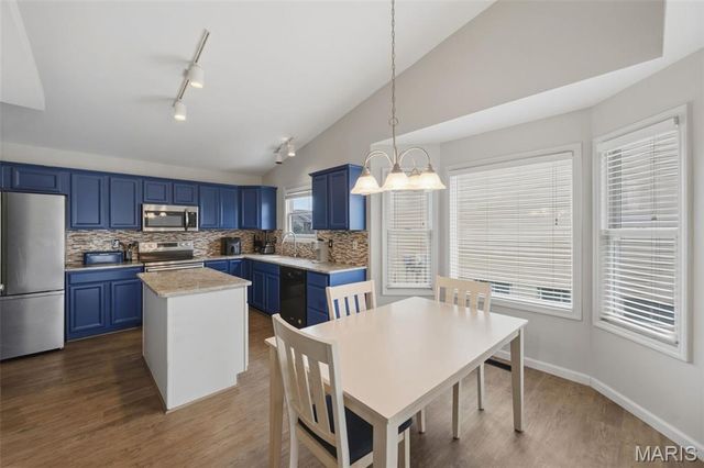 404 Shady River Drive, O'fallon, MO 63366