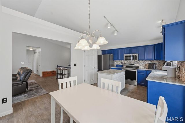 404 Shady River Drive, O'fallon, MO 63366