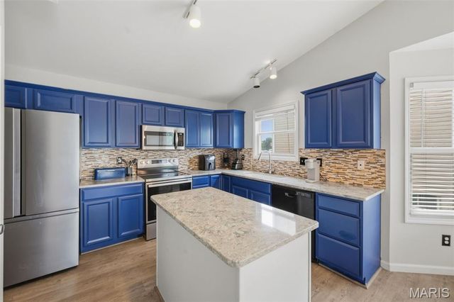 404 Shady River Drive, O'fallon, MO 63366