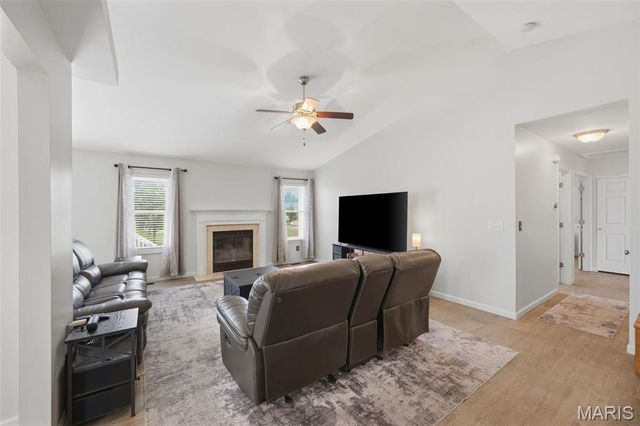 404 Shady River Drive, O'fallon, MO 63366