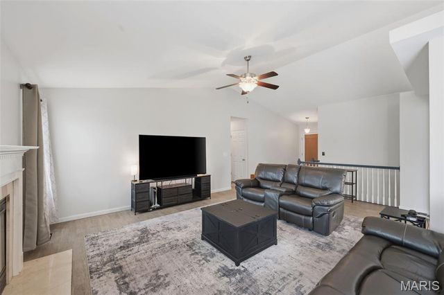 404 Shady River Drive, O'fallon, MO 63366