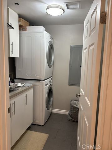 10595 Ashton Avenue 201, Los Angeles, CA 90024