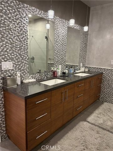 10595 Ashton Avenue 201, Los Angeles, CA 90024