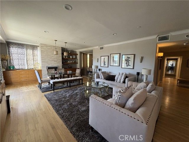 10595 Ashton Avenue 201, Los Angeles, CA 90024