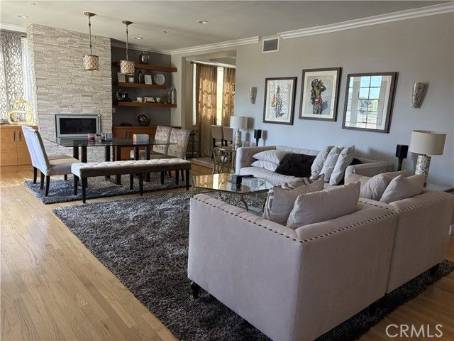 10595 Ashton Avenue 201, Los Angeles, CA 90024