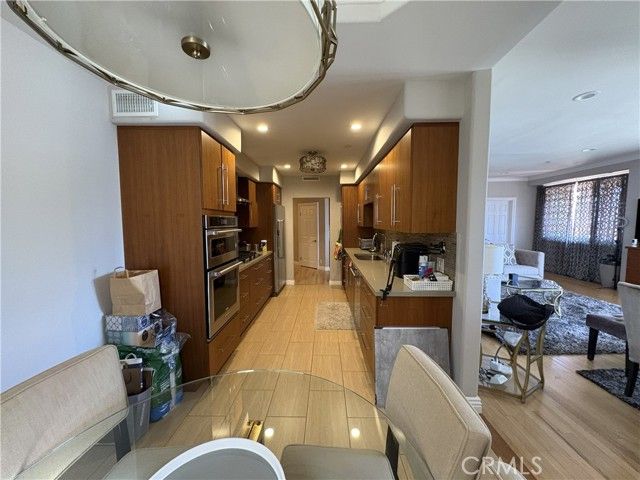 10595 Ashton Avenue 201, Los Angeles, CA 90024