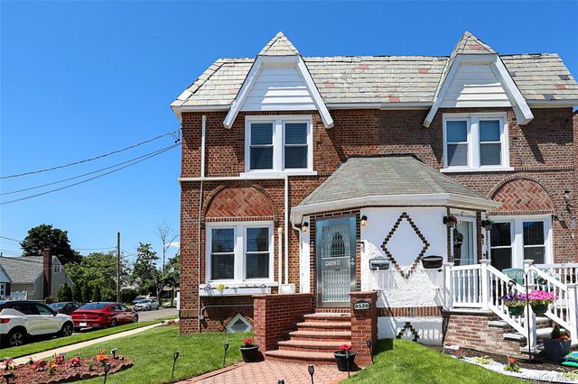 95-20 239th Street, Floral Park, NY 11001