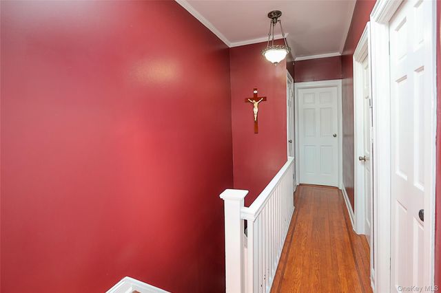 95-20 239th Street, Floral Park, NY 11001