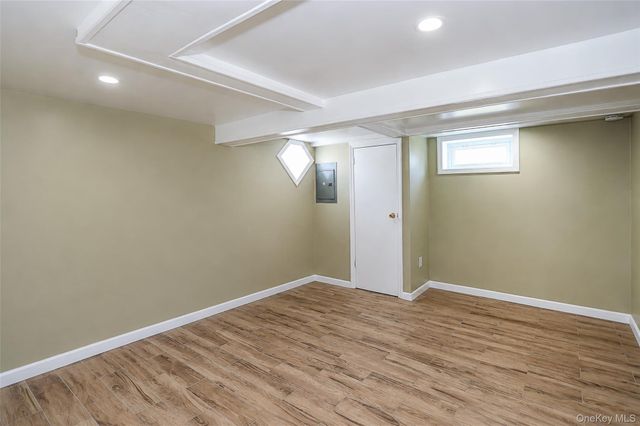95-20 239th Street, Floral Park, NY 11001